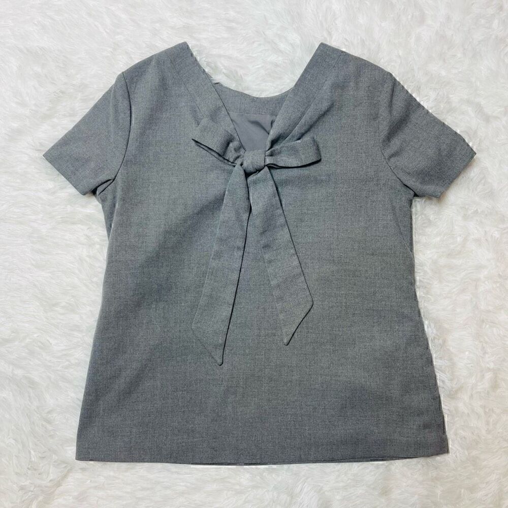 Banana Republic Top Blouse Womens Sz Small Grey Bow in Back Stretch Short Sleeve